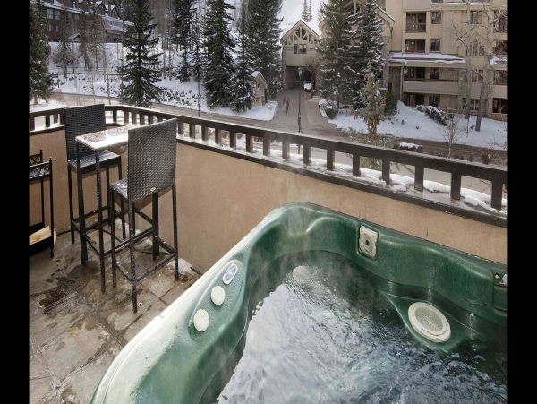 Beaver Creek 3 Bedroom Residence with Private Hot tub