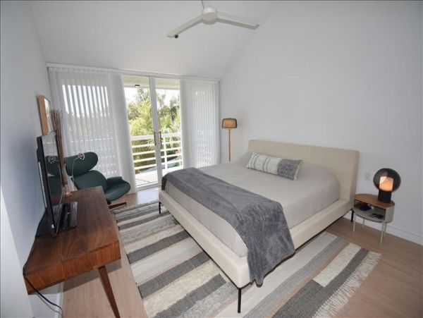 Longboat Key Vacation Condo With Pool Sleeps Six Guests