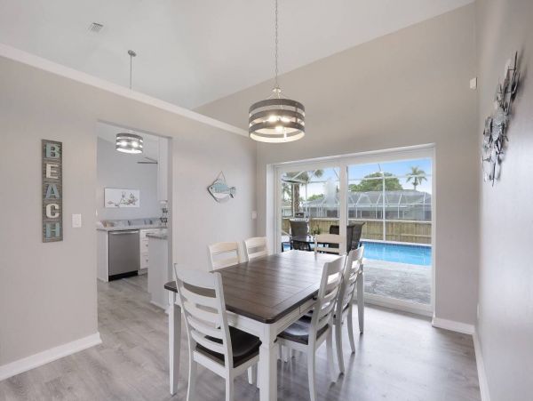 Marco Island Vacation Home With Pool Sleeps Six Guests