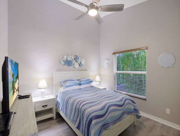 Marco Island Vacation Home With Pool Sleeps Six Guests