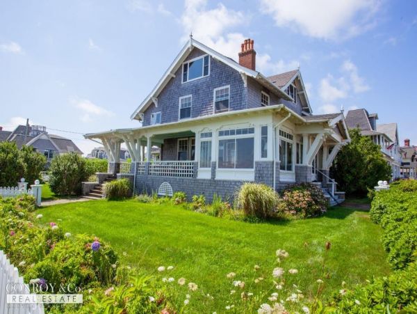 Cape Cod Home 994287