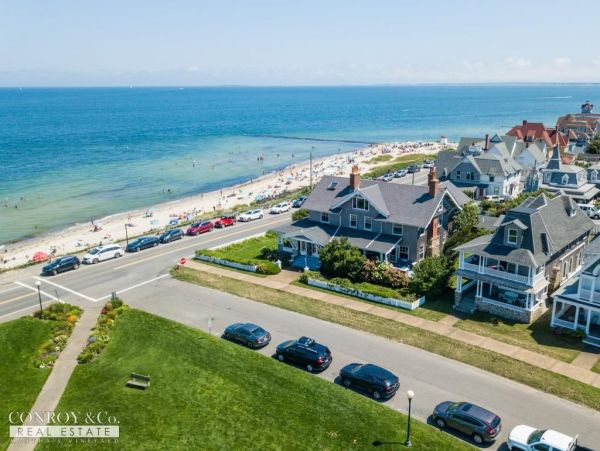 Cape Cod Home 994287