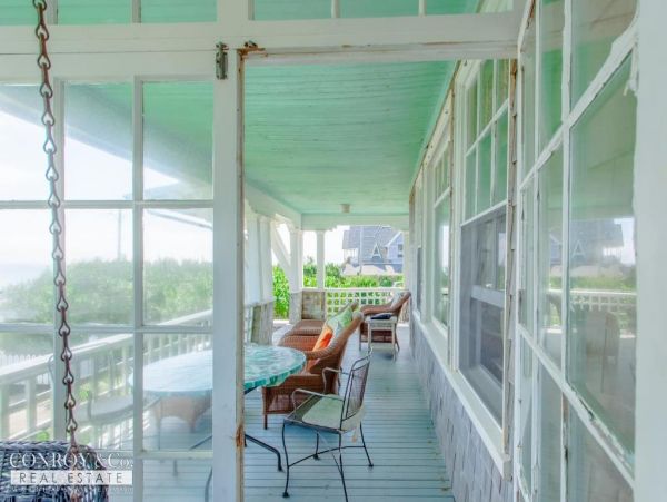 Cape Cod Home 994287