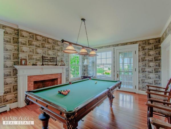 Cape Cod Home 994287