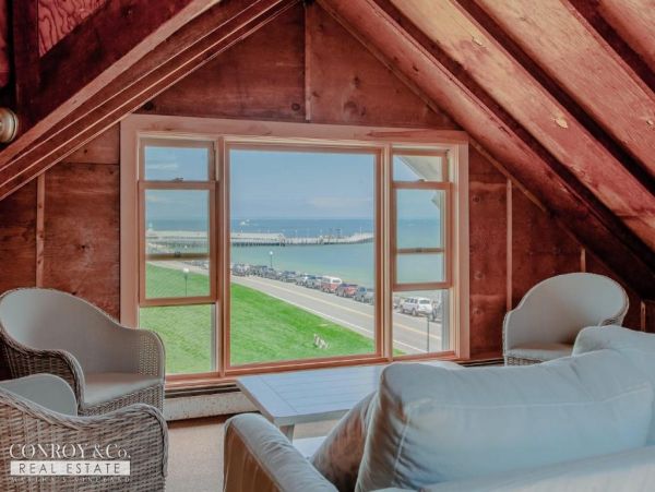 Cape Cod Home 994287