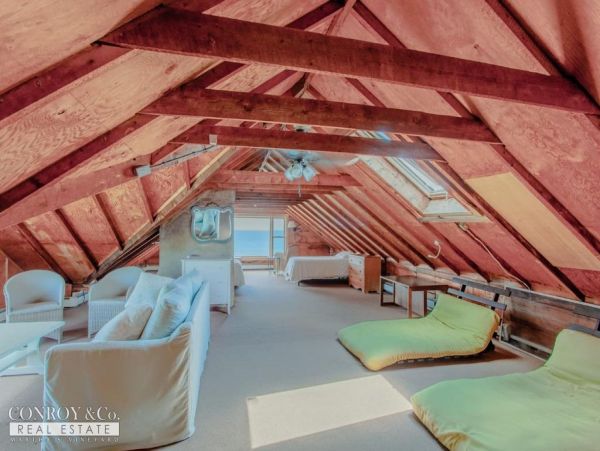 Cape Cod Home 994287