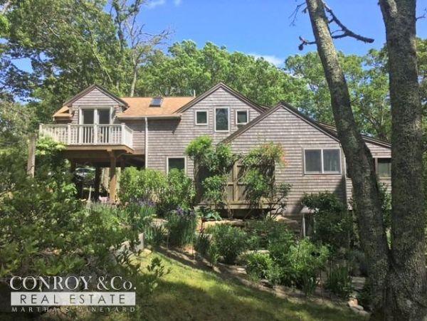 Cape Cod Home 994288