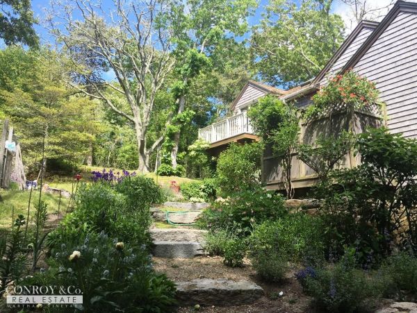 Cape Cod Home 994288