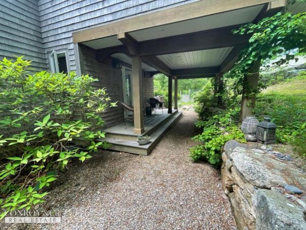 Cape Cod Home 994288