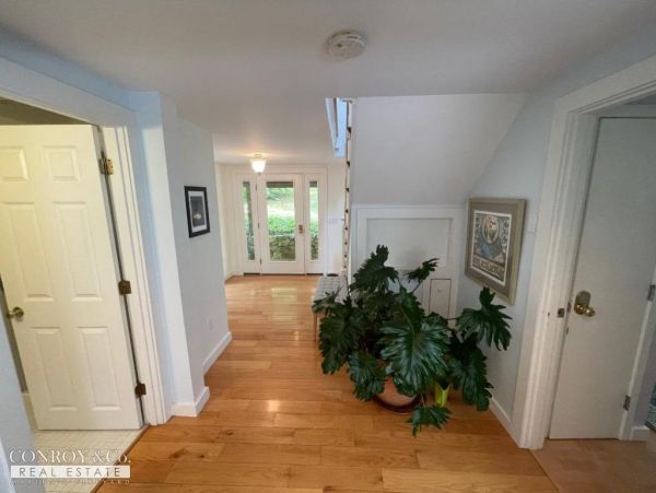 Cape Cod Home 994288