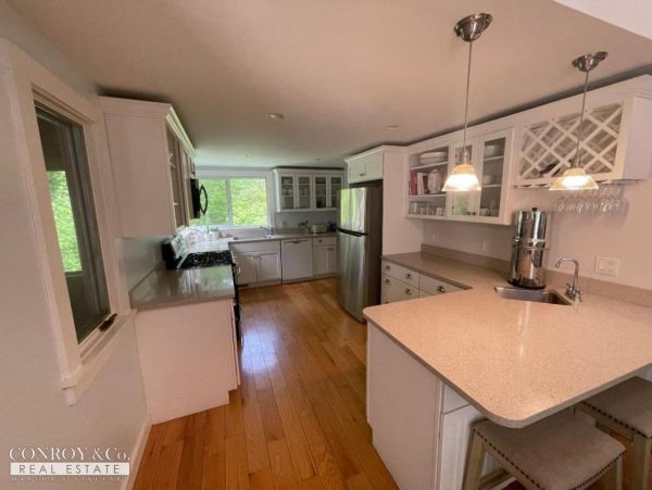 Cape Cod Home 994288