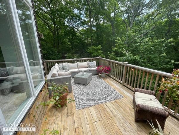 Cape Cod Home 994288