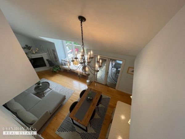 Cape Cod Home 994288