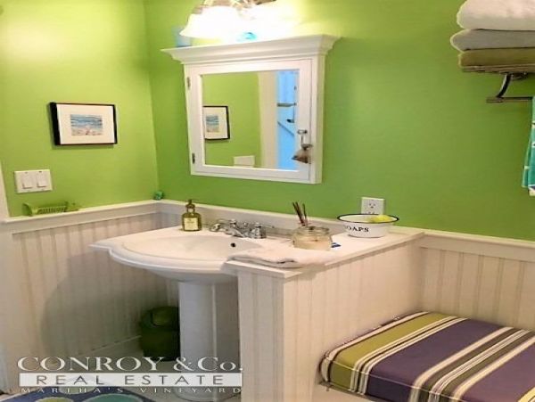 Cape Cod Home 994288