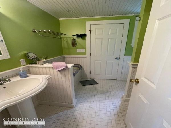 Cape Cod Home 994288