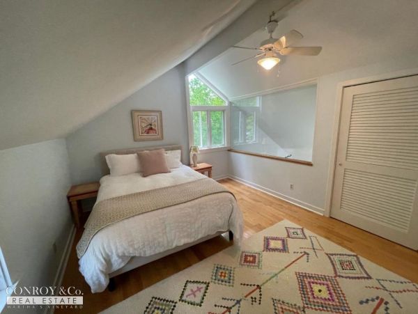Cape Cod Home 994288