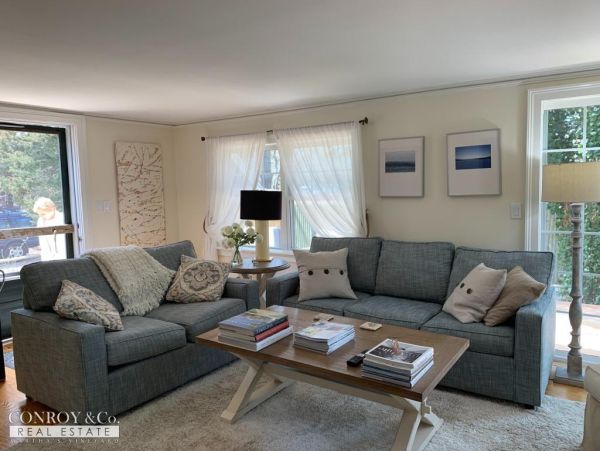 Cape Cod Home 994290