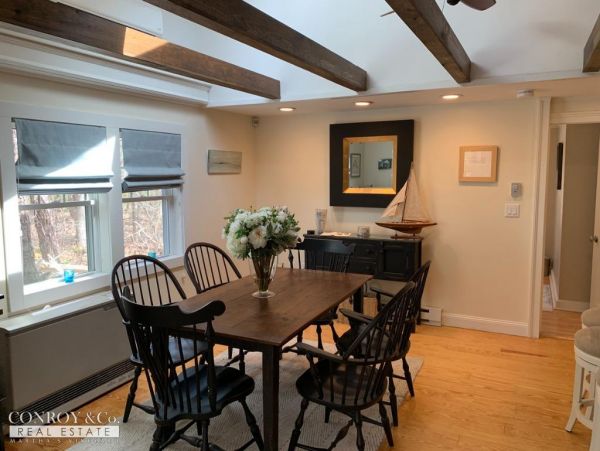 Cape Cod Home 994290