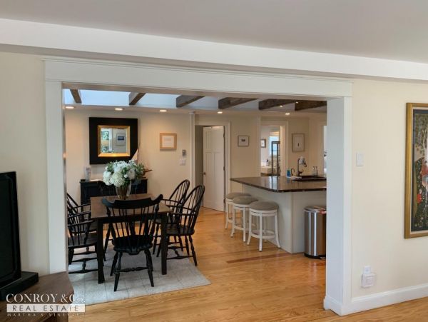 Cape Cod Home 994290