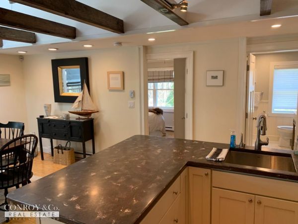 Cape Cod Home 994290