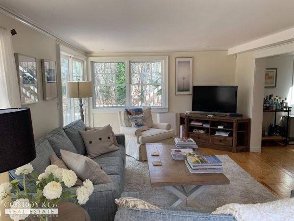Cape Cod Home 994290