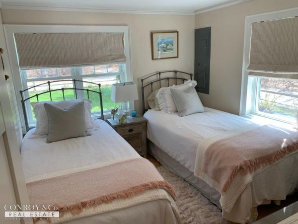Cape Cod Home 994290
