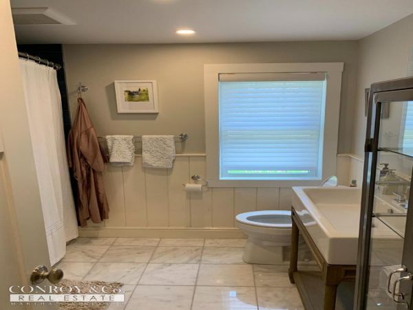 Cape Cod Home 994290