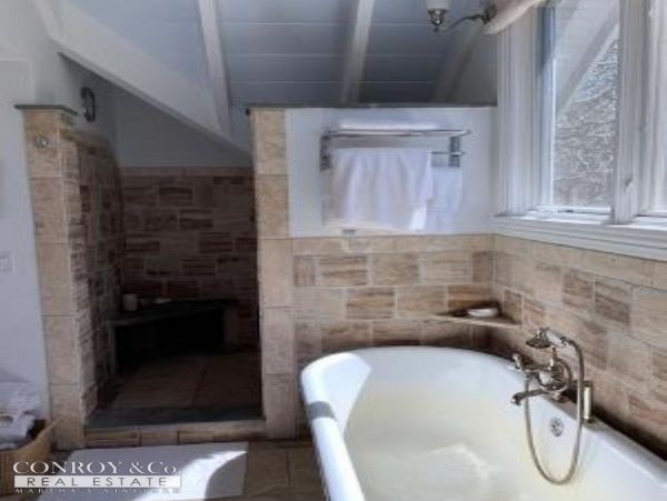 Cape Cod Home 994295