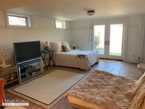Cape Cod Home 994295