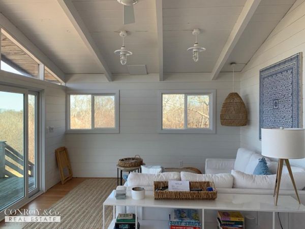 Cape Cod Home 994296