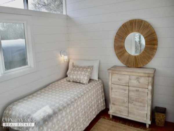Cape Cod Home 994296