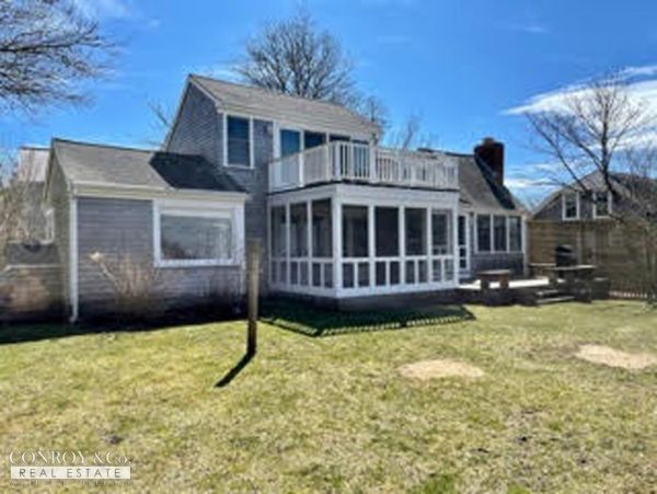 Cape Cod Home 994297