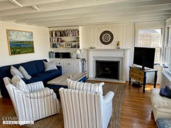 Cape Cod Home 994297