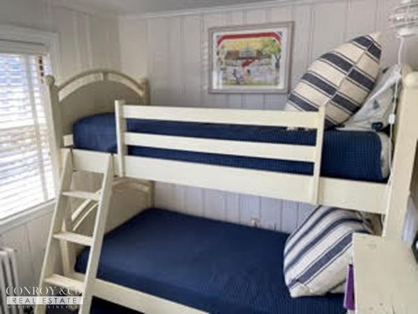 Cape Cod Home 994297