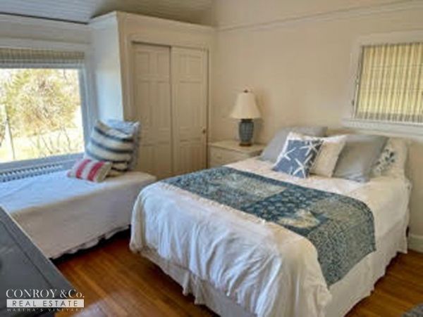 Cape Cod Home 994297