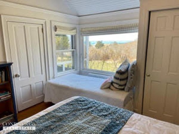 Cape Cod Home 994297