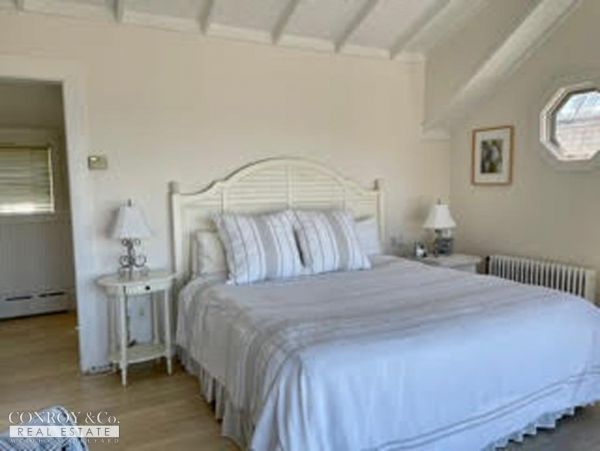 Cape Cod Home 994297