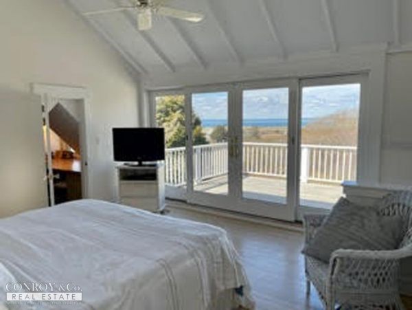 Cape Cod Home 994297