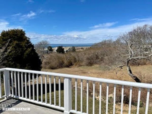 Cape Cod Home 994297