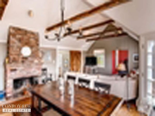 Cape Cod Home 994298
