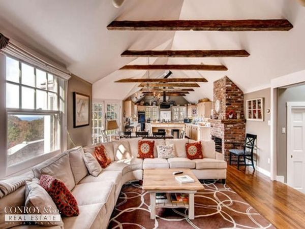Cape Cod Home 994298