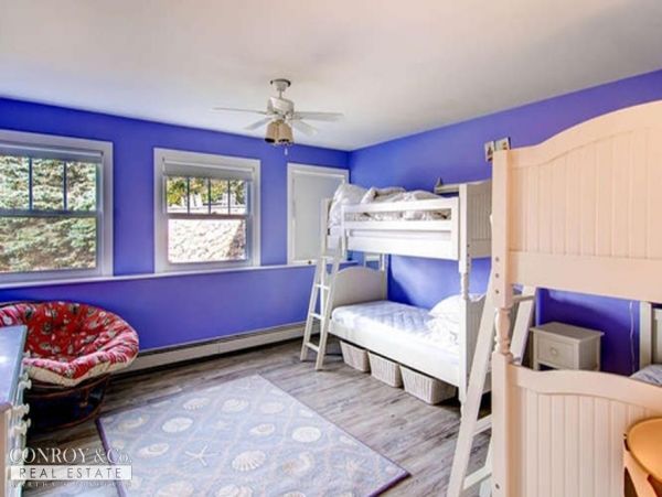 Cape Cod Home 994298