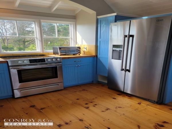 Cape Cod Home 994299