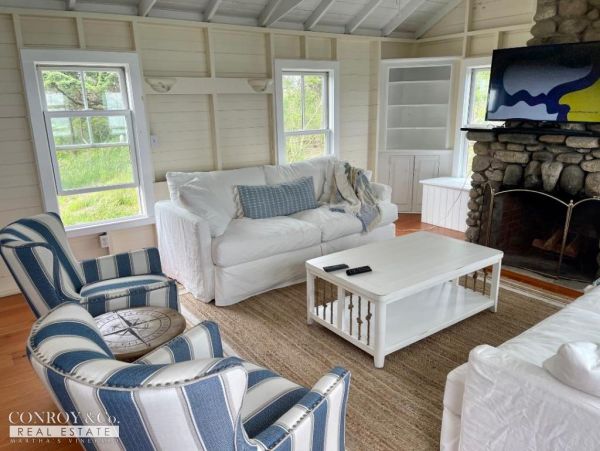 Cape Cod Home 994299