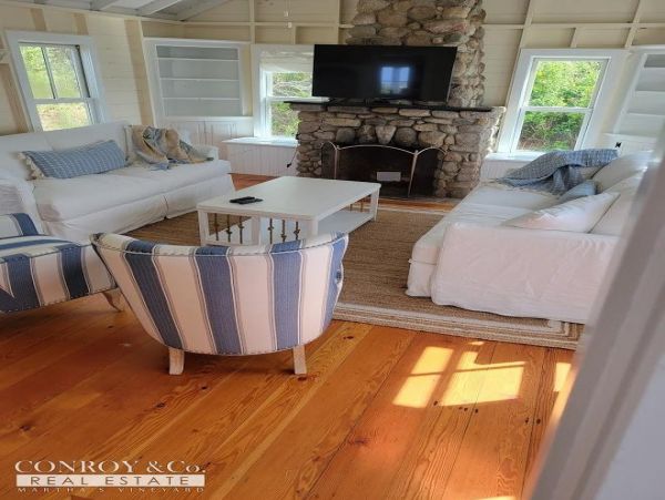 Cape Cod Home 994299