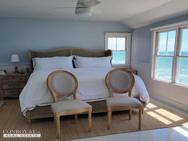 Cape Cod Home 994299