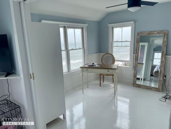Cape Cod Home 994299