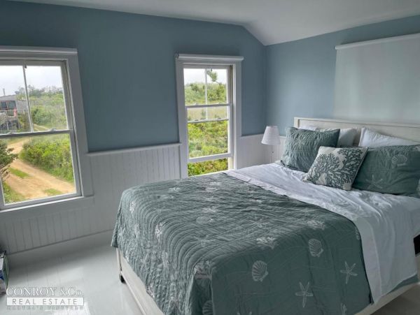 Cape Cod Home 994299