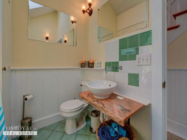 Cape Cod Home 994299