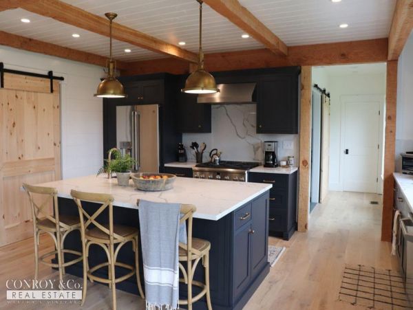 Cape Cod Home 994303